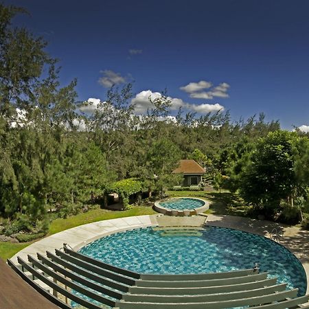 Crosswinds Resort Suites Tagaytay City Buitenkant foto