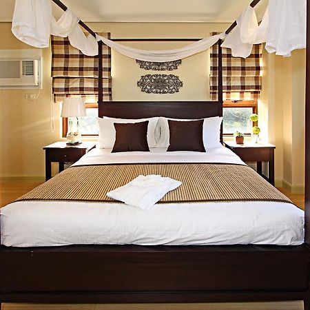 Crosswinds Resort Suites Tagaytay City Buitenkant foto