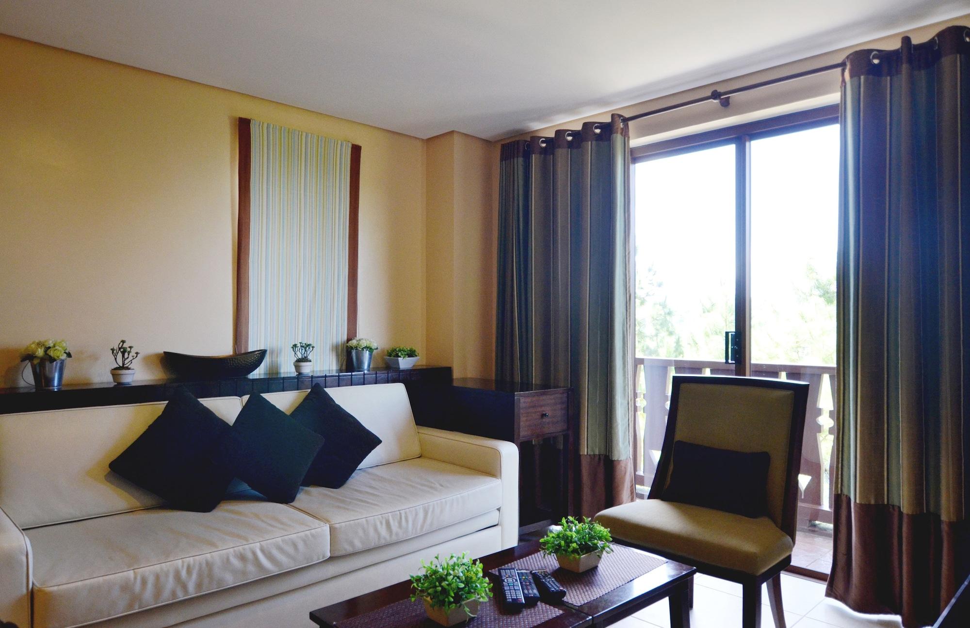 Crosswinds Resort Suites Tagaytay City Buitenkant foto