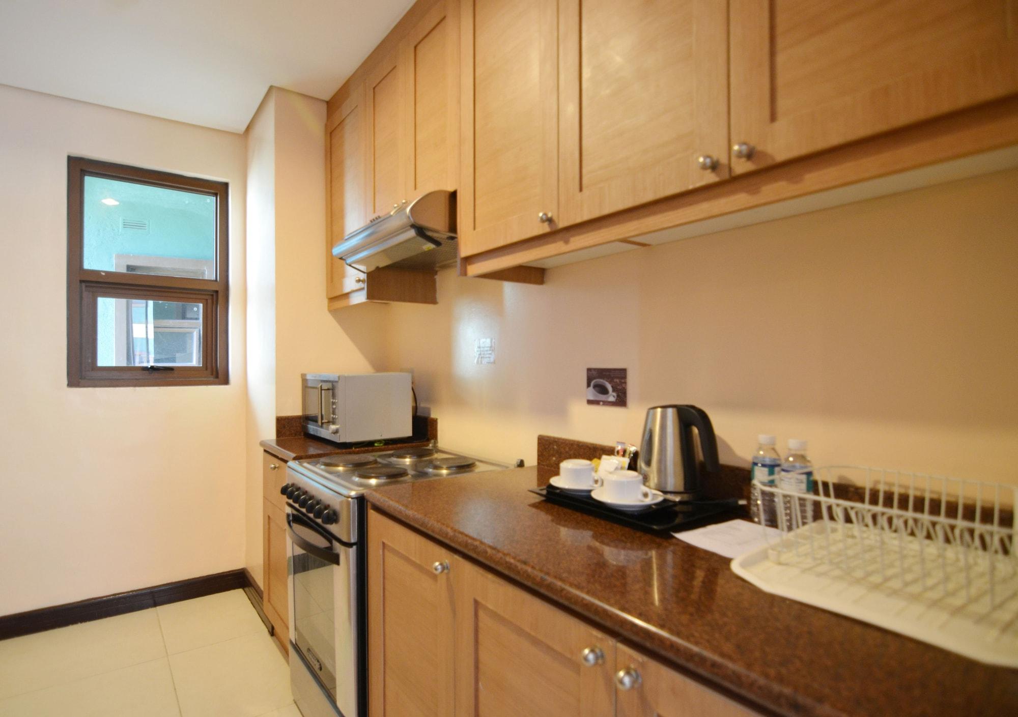 Crosswinds Resort Suites Tagaytay City Buitenkant foto