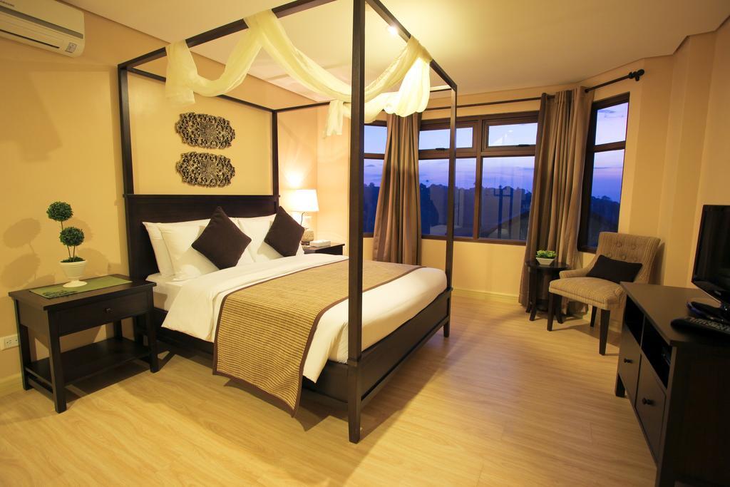 Crosswinds Resort Suites Tagaytay City Buitenkant foto