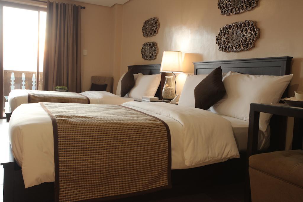 Crosswinds Resort Suites Tagaytay City Kamer foto