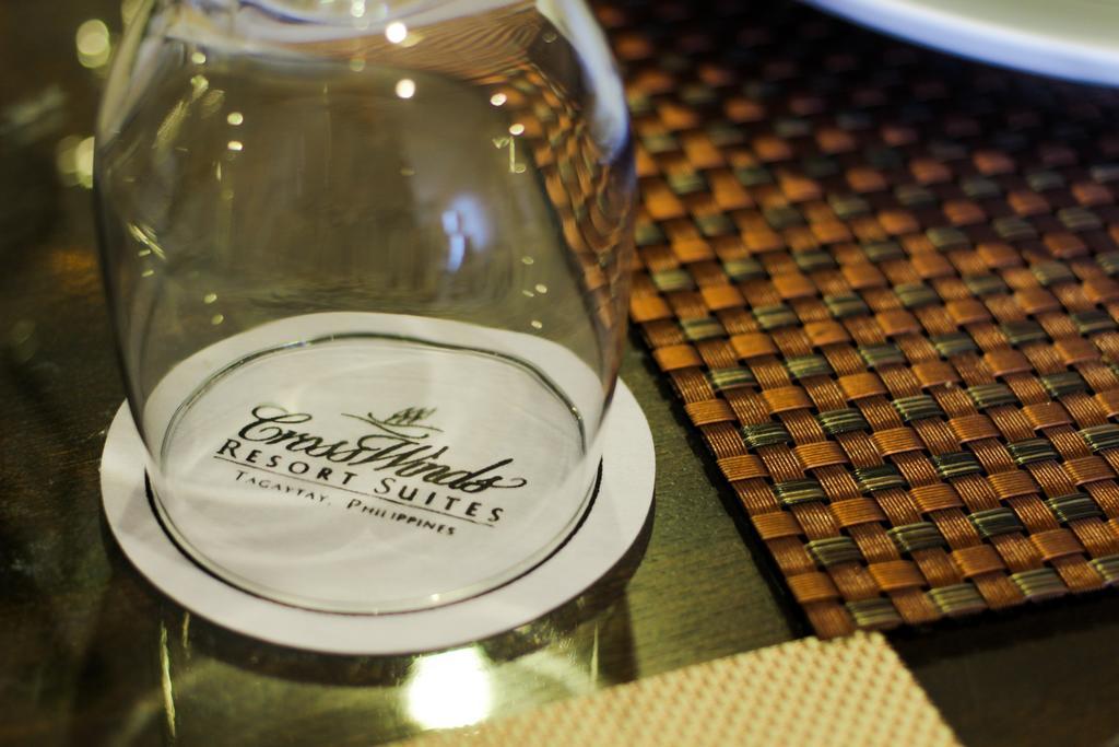 Crosswinds Resort Suites Tagaytay City Buitenkant foto