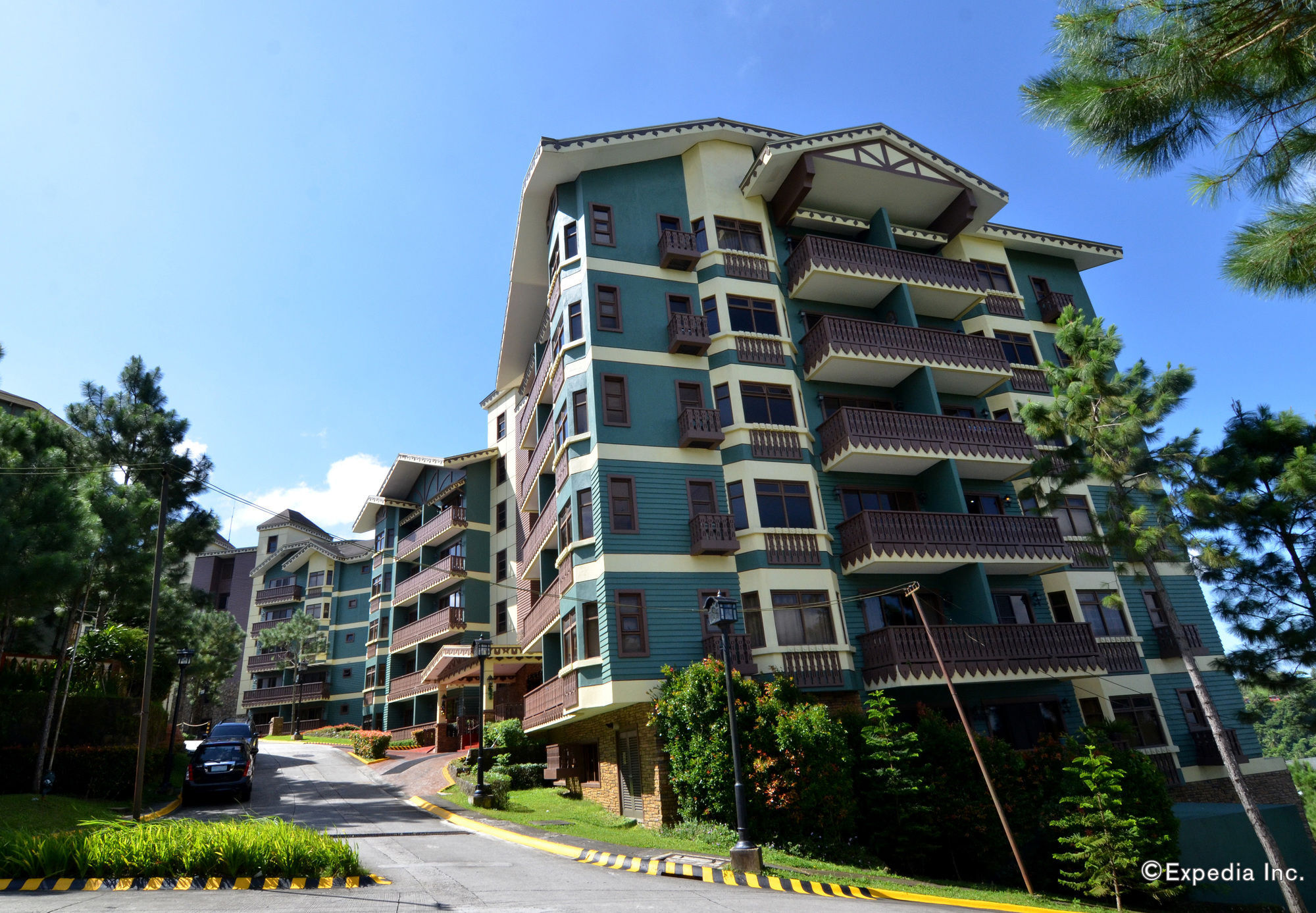 Crosswinds Resort Suites Tagaytay City Buitenkant foto
